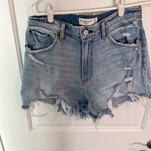 Abercrombie and fitch curve love 4” mom short high rise sz 8